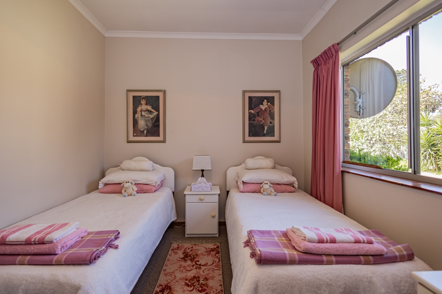 4 Bedroom Property for Sale in Amandelrug Western Cape